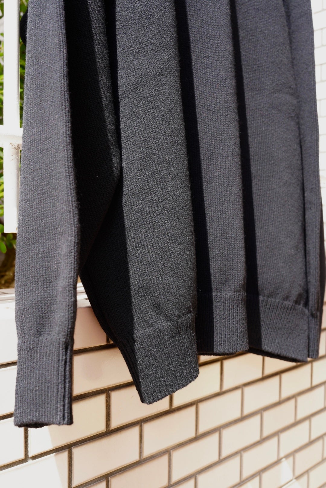 YOKO SAKAMOTO Raglan Crew Knit - Black | WALD. ABENO (ヴァルト