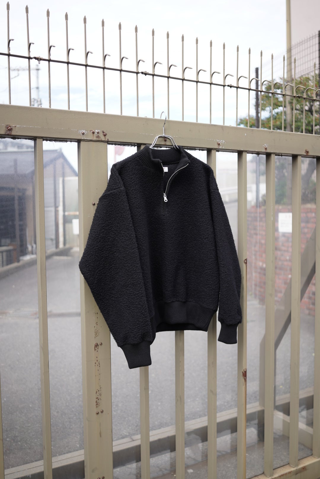 THOUSANDS Napper Half-Zip Knit Sweat - Black | WALD. ABENO